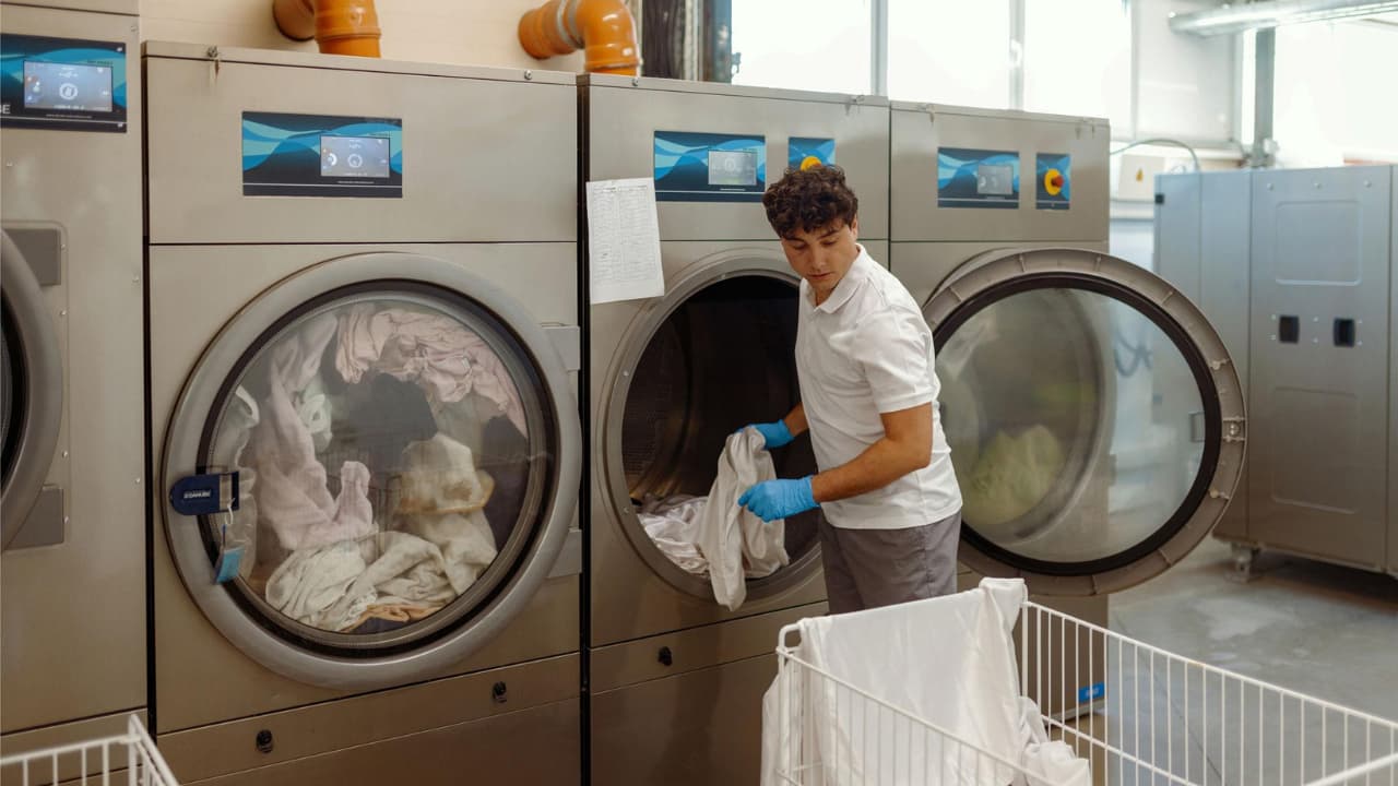 Laundryman Job in Dubai